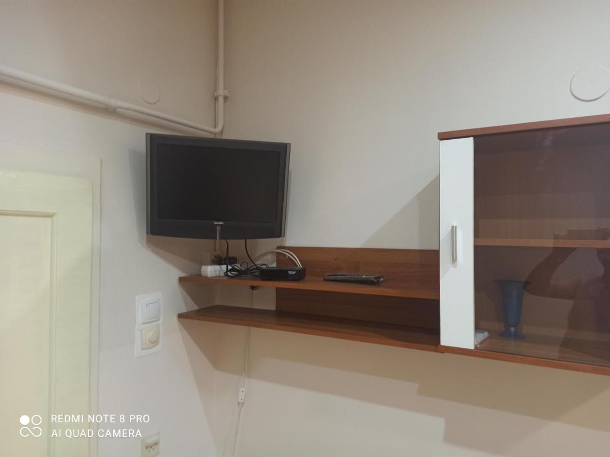 Studio Apartman Lea Pula Exteriör bild