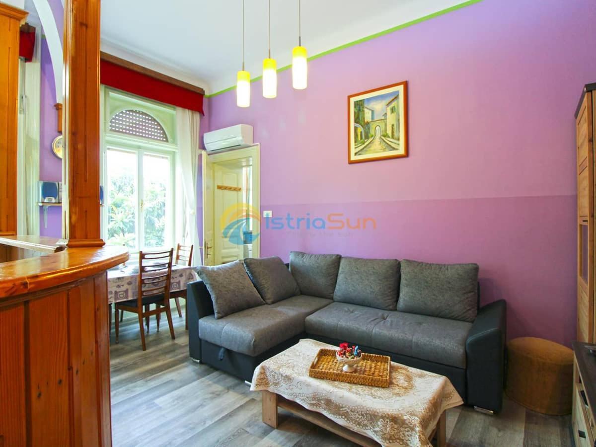 Studio Apartman Lea Pula Exteriör bild