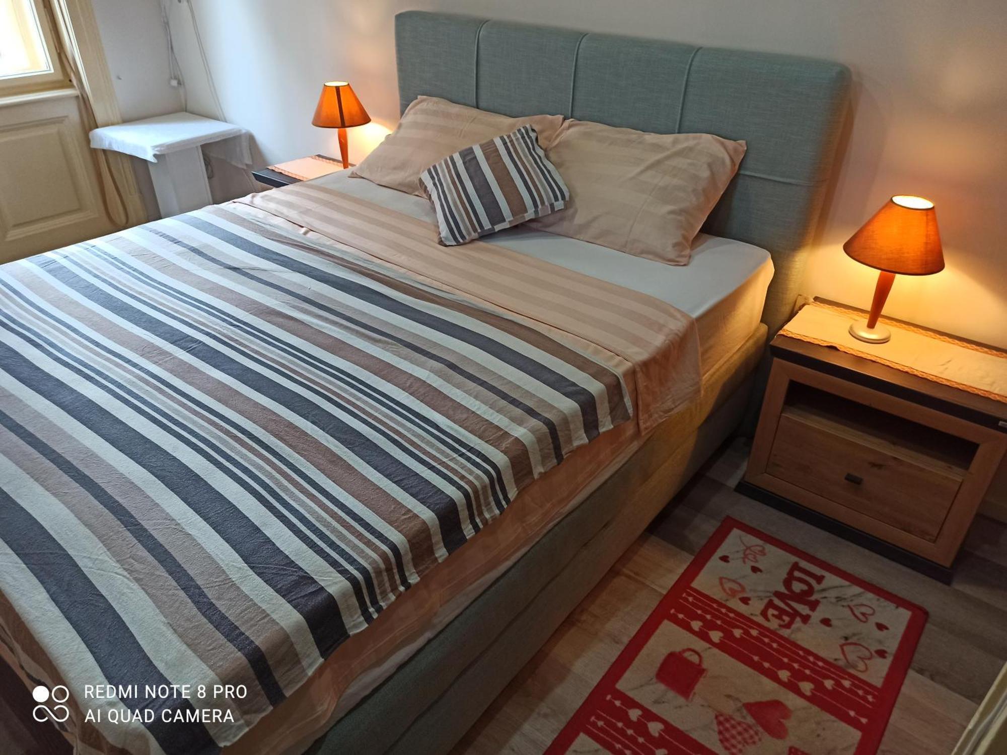 Studio Apartman Lea Pula Exteriör bild